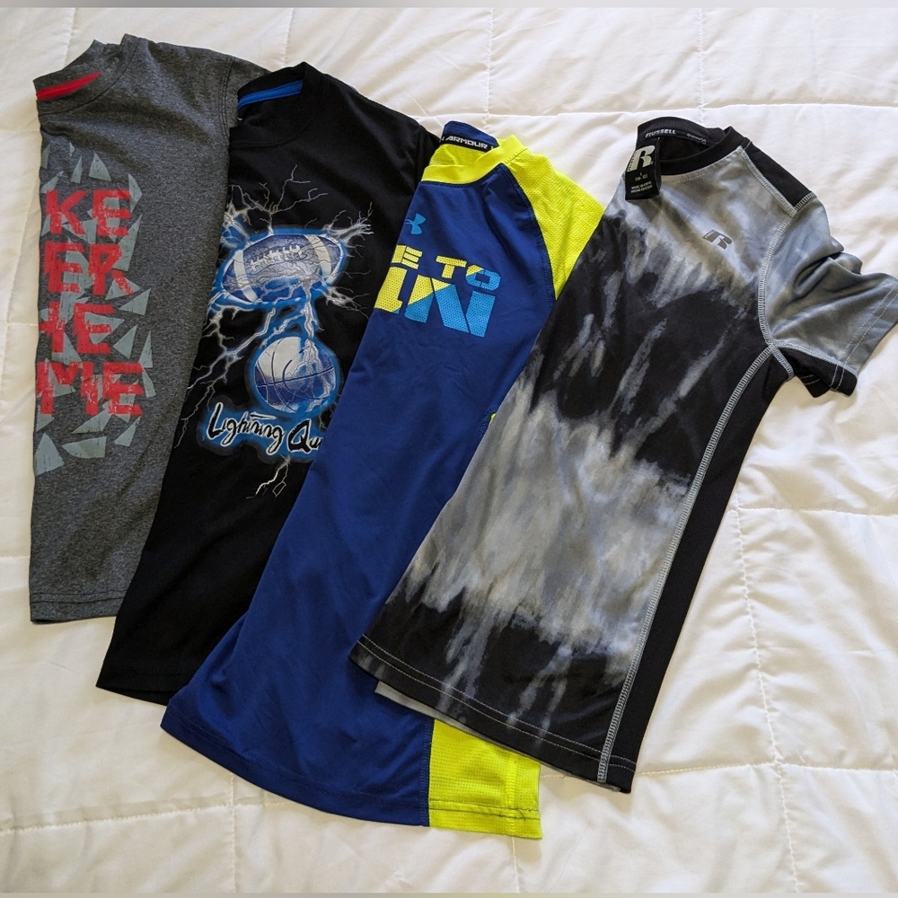 4 Lightweight T-Shirts
